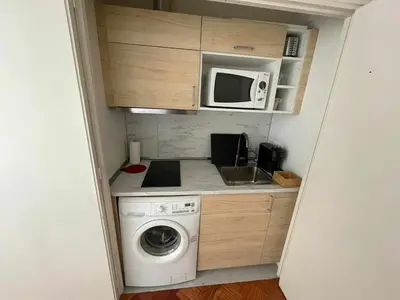 Una cocina o zona de cocina en Apartamento con terraza y vistas Alcalá-Retiro