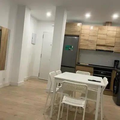 U2 Apartamento cerca de Metro