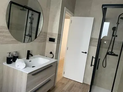 Un baño de U3 Apartamento bien comunicado Madrid centro