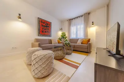 Una televisión o centro de entretenimiento en Apartamento Puerta de America VII en Madrid