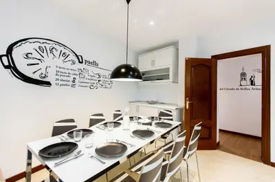 Una cocina o zona de cocina en BookinMadrid - Puerta del Sol
