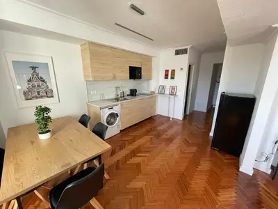 Una cocina o zona de cocina en Piso luminoso con balcones frente Parque Retiro