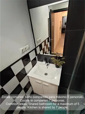 Un baño de Chueca Rooms Madrid