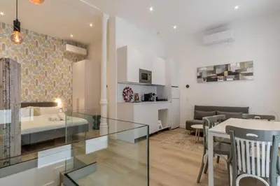 Una cocina o zona de cocina en 2 bedrooms 2 bathrooms- Modern and Bright- Center