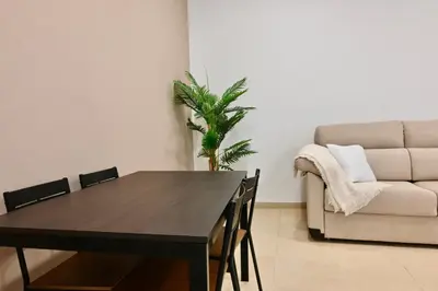 Zona de estar de For You Rentals Acogedor Apartamento TEMPORAL de 1 Dormitorio y Salón, a Pasos de Gran Vía DIN133D