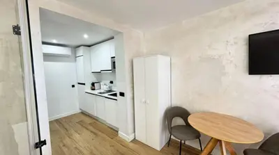 Una cocina o zona de cocina en Asequible apartamento a pasos de Callao, Mid Term