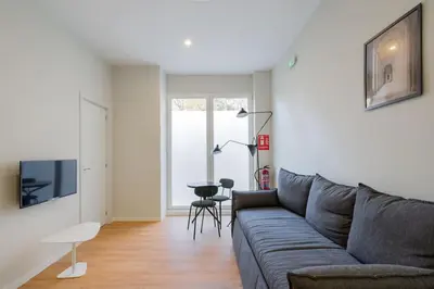 Una televisión o centro de entretenimiento en Ideal flat for 2 pax -F Fpo1