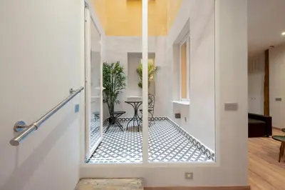 Un baño de Stunning New 3BD 3BTH - Justicia City Center