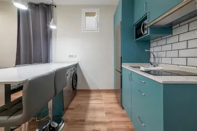 Una cocina o zona de cocina en Modern Refurbished-2Bedrooms 1.5Bathrs-Justicia