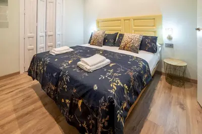 Cama o camas de una habitación en Modern Refurbished-2Bedrooms 1.5Bathrs-Justicia