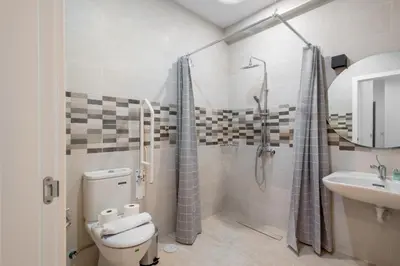Un baño de Accessible and Modern- 1 Bedroom 1 Bath- Justice