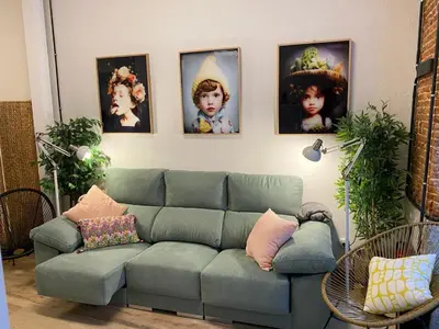 Zona de estar de Céntrico. Atocha-Lavapiés. Nuevo. 100% Equipado.