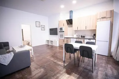 Una cocina o zona de cocina en APARTAMENTO ANTONIO LOPEZ - A