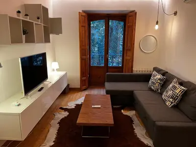 Una televisión o centro de entretenimiento en Exyca Malasaña