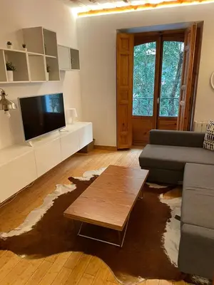 Una televisión o centro de entretenimiento en Exyca Malasaña
