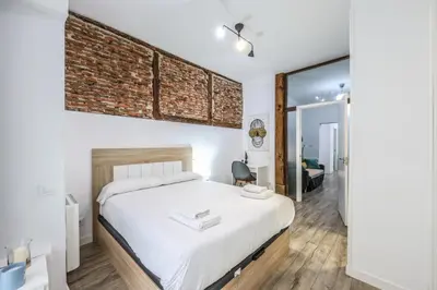 Cama o camas de una habitación en Latina Corporate Housing with Billard &Darts