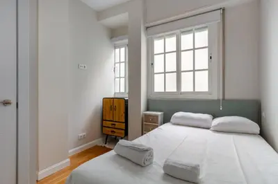 Cama o camas de una habitación en Bright Modern-2Bedroom 1Bathroom -Av. de América