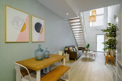 Plano de Stylish Duplex-1Bedroom-1.5Baths-Delicias Atocha