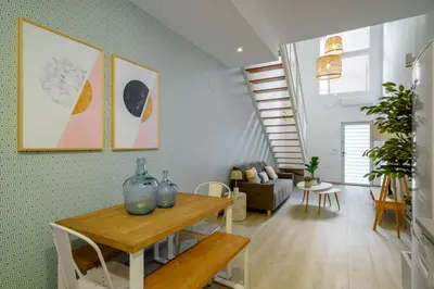 Plano de Stylish Duplex-1Bedroom-1.5Baths-Delicias Atocha