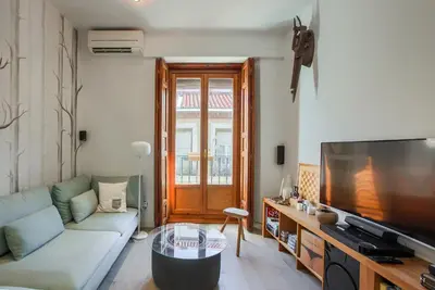 Una televisión o centro de entretenimiento en Chueca & Justicia - Luminoso apartamento en Centro