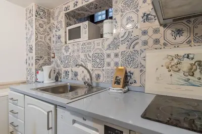 Una cocina o zona de cocina en Bright and Cozy - 2 Bedrooms 1.5 Baths - La Latina