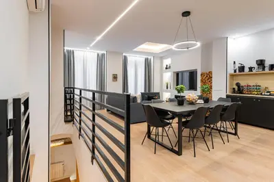 Una cocina o zona de cocina en HONEY APARTMENT IN THE CENTER OF MADRID