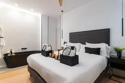 Cama o camas de una habitación en HONEY APARTMENT IN THE CENTER OF MADRID