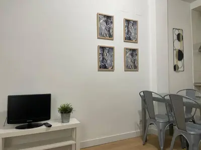 Una televisión o centro de entretenimiento en Plaza Rio B