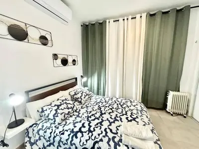 Cama o camas de una habitación en Metro Avenida de América 01