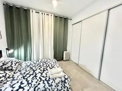 Cama o camas de una habitación en Metro Avenida de América 01