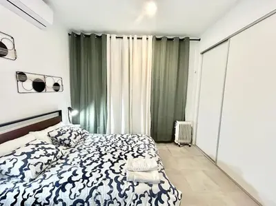 Cama o camas de una habitación en Metro Avenida de América 01