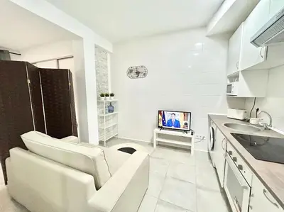 Una cocina o zona de cocina en Metro Avenida de América 01