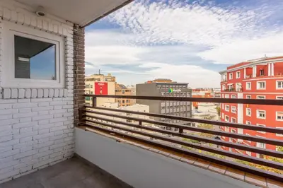 Un balcón o terraza de Bright with terrace- 2Bd 2Bth- Salamanca