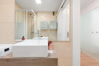 Un baño de Centric and bright- 1Bd 1Bth- Malasaña