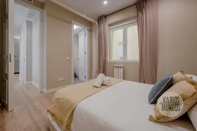 Cama o camas de una habitación en Vive Madrid con Terraza para 5 en Santa Ana 6