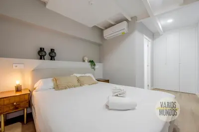 Cama o camas de una habitación en Encanto en El Rastro para 7, Calle Juanelo E1