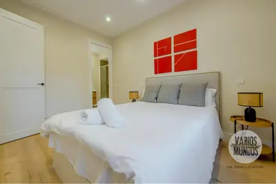 Cama o camas de una habitación en Atractiva y práctica para 9, conoce Toledo 77