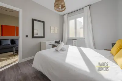 Cama o camas de una habitación en Encantador piso en La Latina - Madrid Centro