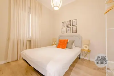 Cama o camas de una habitación en Acogedora y urbana para 6, conoce Toledo 77