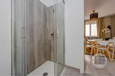 Un baño de Vive un Oasis para 7 en Santa Ana 6