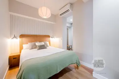 Cama o camas de una habitación en Vive el Retiro para 7 desde Alberto Bosch 14 E1