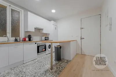 Una cocina o zona de cocina en Toque tradicional para 6, en Tirso de Molina E1