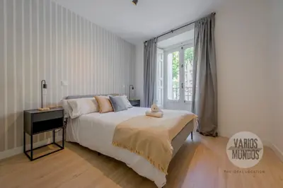 Cama o camas de una habitación en Tradición para 7 desde Tirso de Molina E1