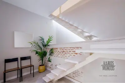Plano de Comodidad y estilo para 9 en Calle de Luciente E2