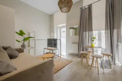 Una televisión o centro de entretenimiento en Loft en La Latina para 5, vive Calle del Ángel E2
