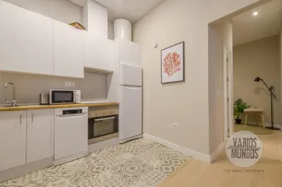 Plano de Bajo Duplex para 7, al pie de Gran Via - E2