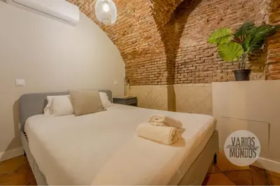 Plano de Bajo Duplex para 7, al pie de Gran Via - E2