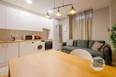 Una cocina o zona de cocina en Rumbo a la comodidad para 9 en Calle del Barco E2