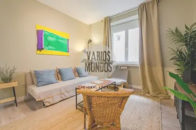 Zona de estar de Practico Apt 7pax en Calle Santa Ana Centro de Madrid