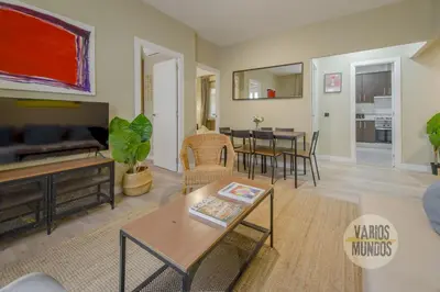 Zona de estar de Practico Apt 7pax en Calle Santa Ana Centro de Madrid